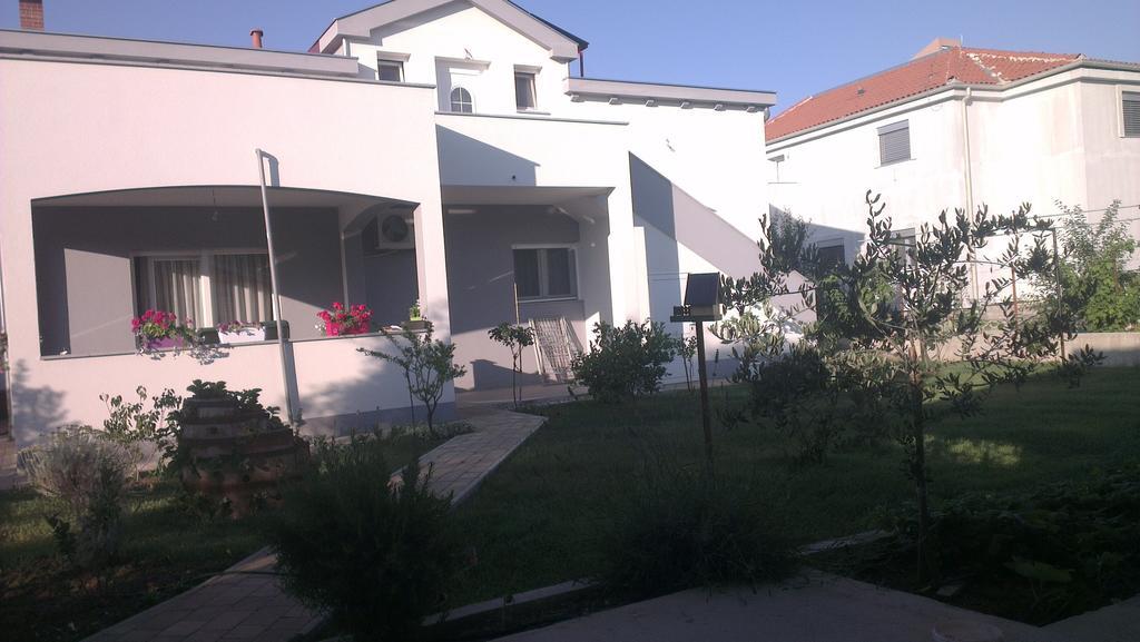 Apartments Nika Zara Esterno foto